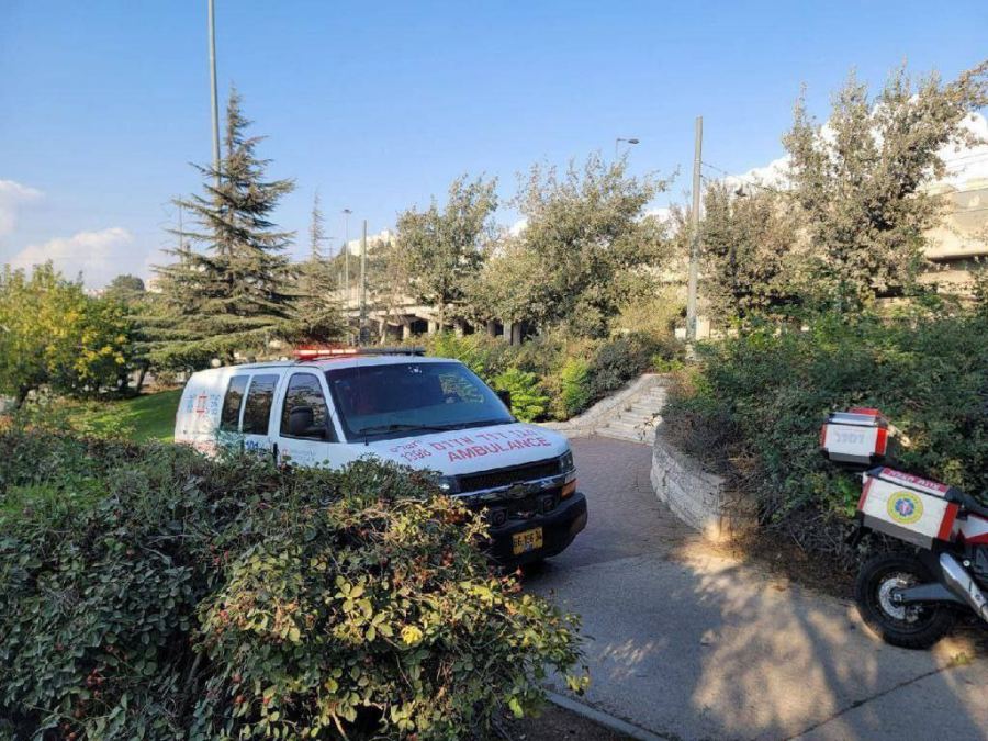 فيديو : إطلاق النار على منفذ عملية الطعن في القدس